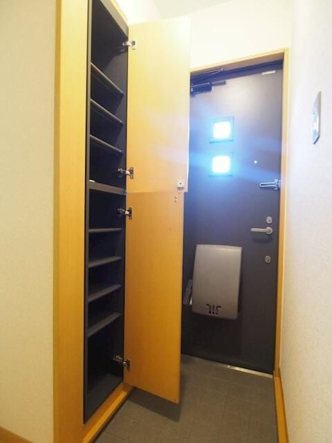 ホリーズ　ドミサイル（ｈｏｌｅｙ’ｓ　ｄｏｍｉｃｉｌｅ）の玄関