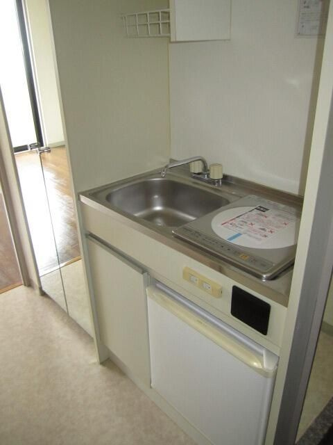 横浜市神奈川区青木町の賃貸マンションのキッチン