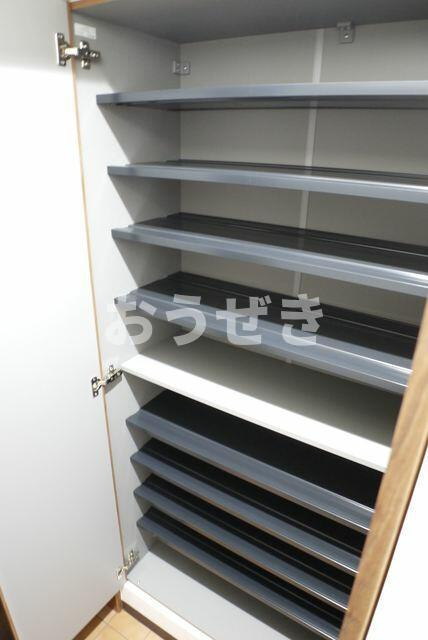 ライオンズマンション関内第弐の収納|大容量のシューズボックス！