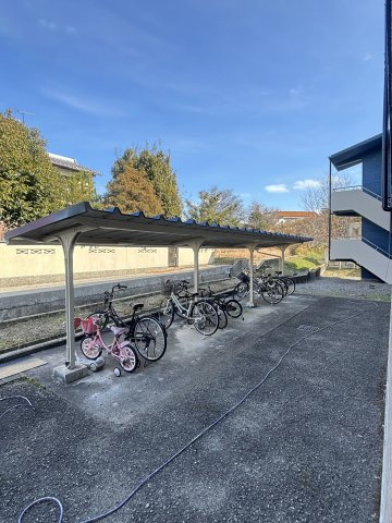コンフォルト芝町の駐車場