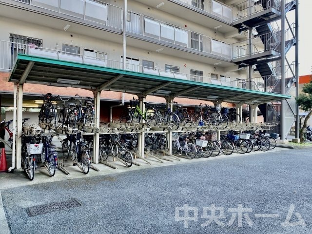 シャンボール南砂の駐輪場|【自転車置き場】最新の空き状況や費用などの詳細は担当スタッフまでお問い合わせください。