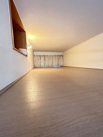 尼崎市口田中１丁目のアパートの寝室|広くて明るい寝室