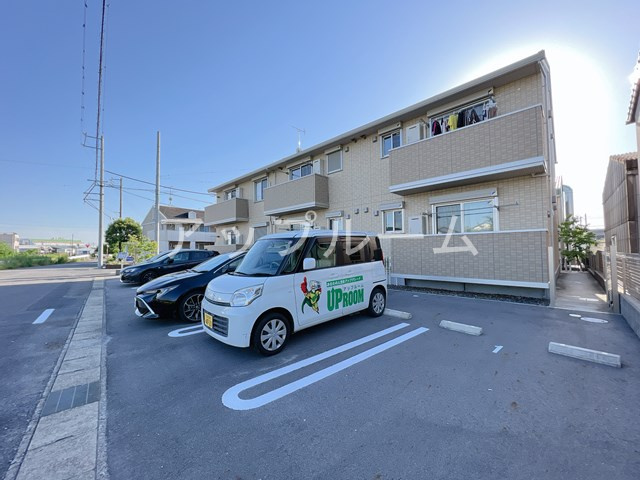 ガーネット雅の駐車場
