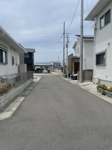 丸亀市田村町　戸建の前面道路含む現地写真