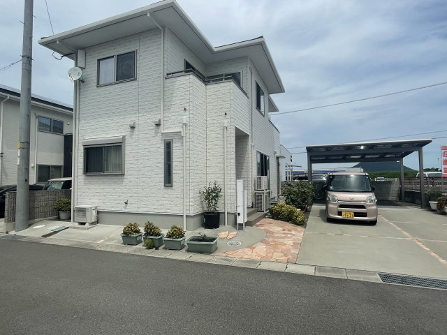 丸亀市田村町　戸建の駐車場