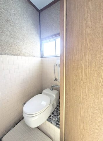 西区上熊本戸建のトイレ