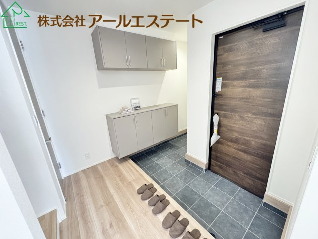 加古川市加古川町中津　　JR加古川線「日岡駅」徒歩13分の玄関