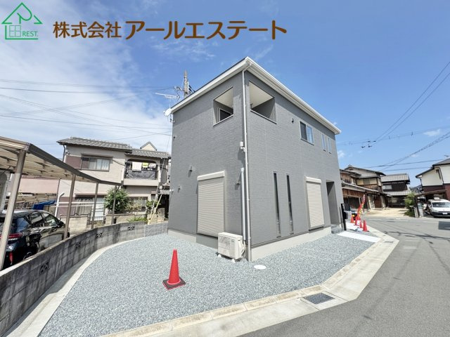 加古川市加古川町中津　　JR加古川線「日岡駅」徒歩13分の前面道路含む現地写真