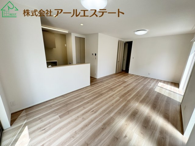 加古川市加古川町中津　　JR加古川線「日岡駅」徒歩13分の居間・リビング