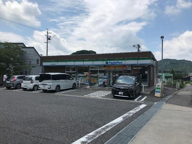 フレンドリーハイツの周辺|ファミリーマート岡崎上三本松店まで805ｍ