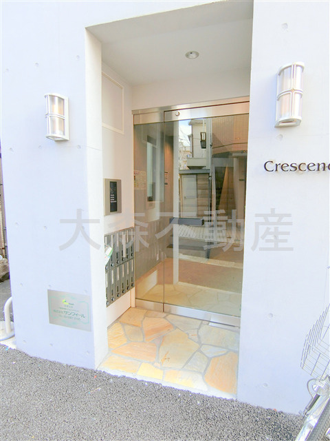 クレッシェンド平和島のエントランス