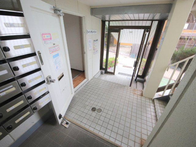 スタンドアップ本町のエントランス