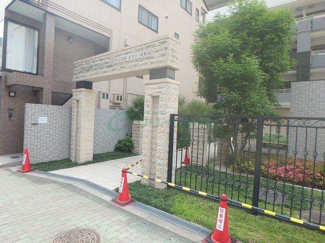 リーディア玉造駅前のエントランス