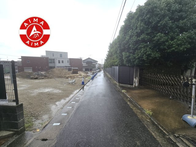大野城市乙金2丁目第3-3棟（3号棟）の外観：施工例|前面道路は閑静な住宅地をはしる車通りの少ない道路。お車の出し入れが苦手なママや小さなお子様にも安心ですね。しっかり舗装もされているので、ベビーカーや自転車で通っても快適に通行できます。