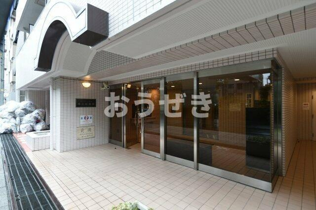 パーク・ノヴァ横浜阪東橋のエントランス