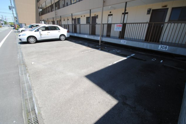 権藤ビルの駐車場