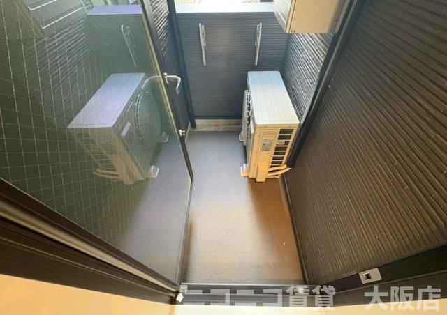 東大阪市荒川２丁目のアパートのバルコニー