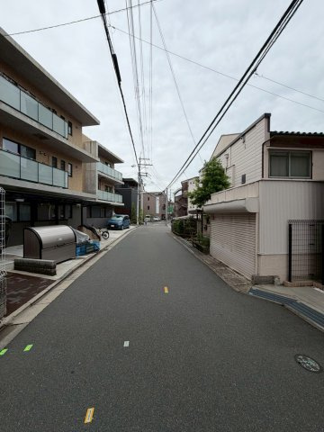 アン・アムールの周辺