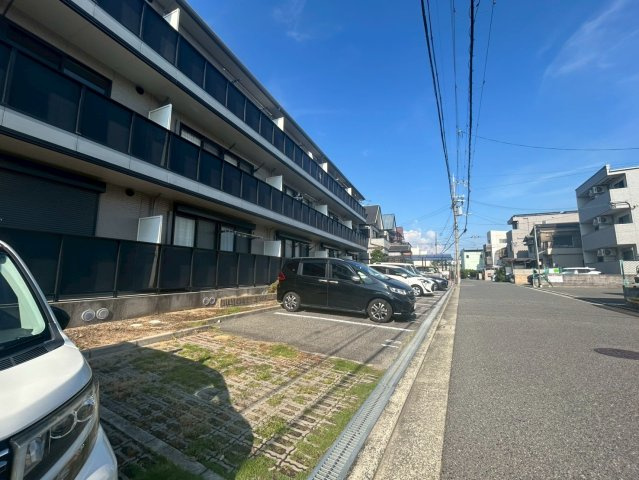 エストゥディオの駐車場