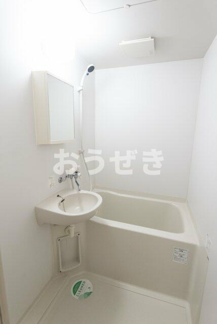 ジュネス３３Ａの浴室