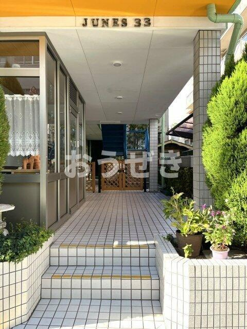 ジュネス３３Ａのエントランス