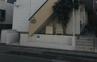 ローズアパートＱ63番館のエントランス