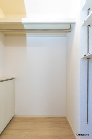 クレール三輪田町の収納