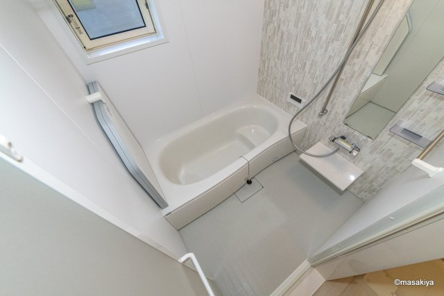 クレール三輪田町の浴室