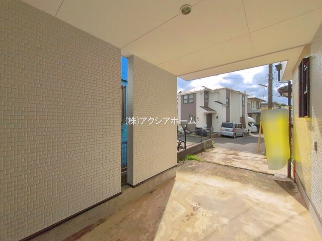 所沢市下安松　中古一戸建　～全居室6帖以上～の駐車場