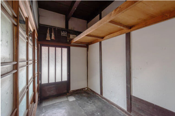 上京区 一色町 中古戸建の玄関