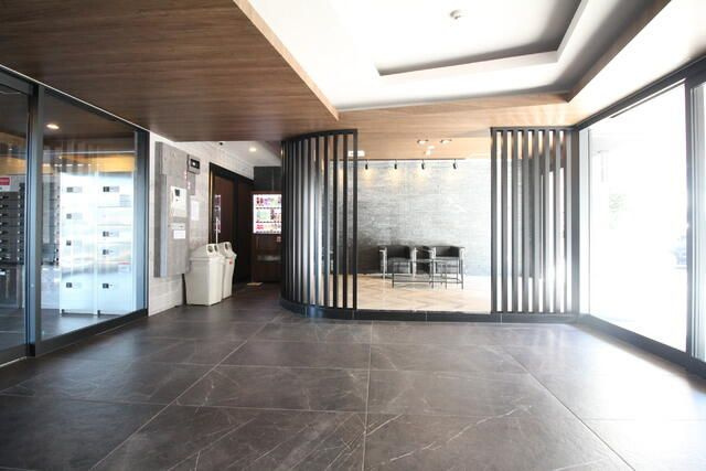 ＲＥＧＡＲＩＡ　ＫＯＫＵＲＡＫＩＴＡ　ＣＥＮＴＥＲＰＬＡＣＥのエントランス