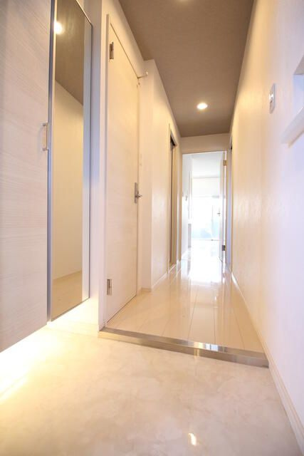 ＲＥＧＡＲＩＡ　ＫＯＫＵＲＡＫＩＴＡ　ＣＥＮＴＥＲＰＬＡＣＥの玄関