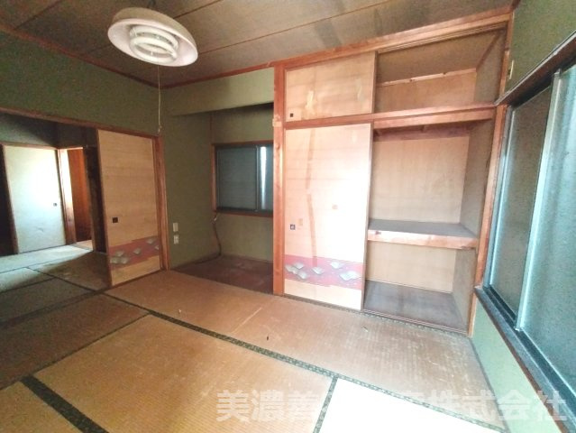 ６７３８９　岐阜市鷺山東中古戸建ての和室