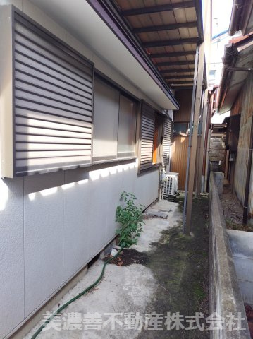 ６７３８９　岐阜市鷺山東中古戸建ての外観