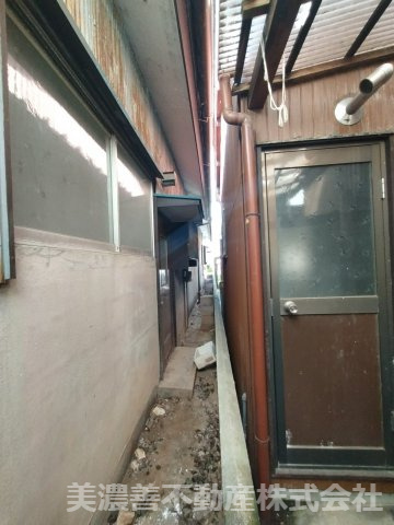 ６７３８９　岐阜市鷺山東中古戸建ての外観