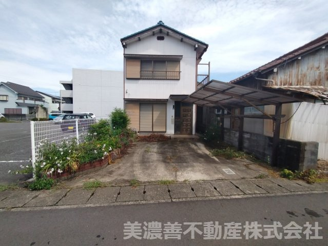 ６７３８９　岐阜市鷺山東中古戸建ての外観