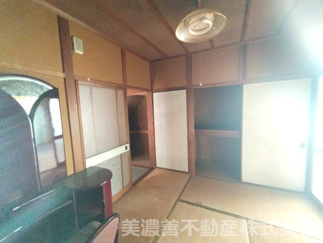 ６７３８９　岐阜市鷺山東中古戸建ての和室