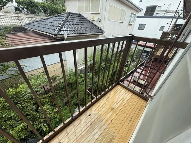 佐藤アパートのバルコニー
