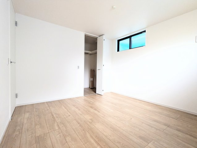 中野区南台3丁目　新築戸建の洋室|2026.09.12撮影

現地ご見学希望・資料請求などお気軽にお問い合わせ下さい！
03-5990-5201