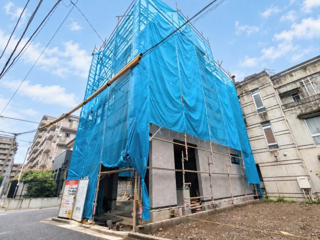 中野区南台3丁目　新築戸建の前面道路含む現地写真|2026.09.12撮影

現地ご見学希望・資料請求などお気軽にお問い合わせ下さい！
03-5990-5201