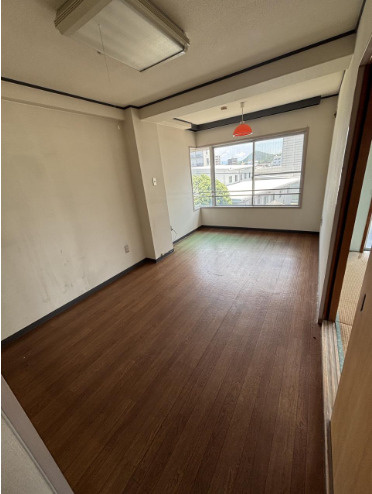 「アクセス良好＆近隣施設充実」高知市高須1丁目　コーポ光正　中古マンションの居間・リビング|自然光が差し込み明るいリビングです♪