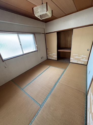 「アクセス良好＆近隣施設充実」高知市高須1丁目　コーポ光正　中古マンションの和室|続き間の和室は襖を開放して広く使うこともできます♪