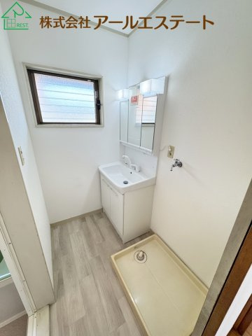 姫路市青山3丁目　　中古戸建の独立洗面台