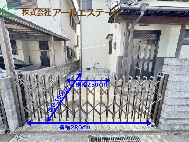 姫路市青山3丁目　　中古戸建の駐車場