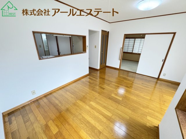 姫路市青山3丁目　　中古戸建の居間・リビング
