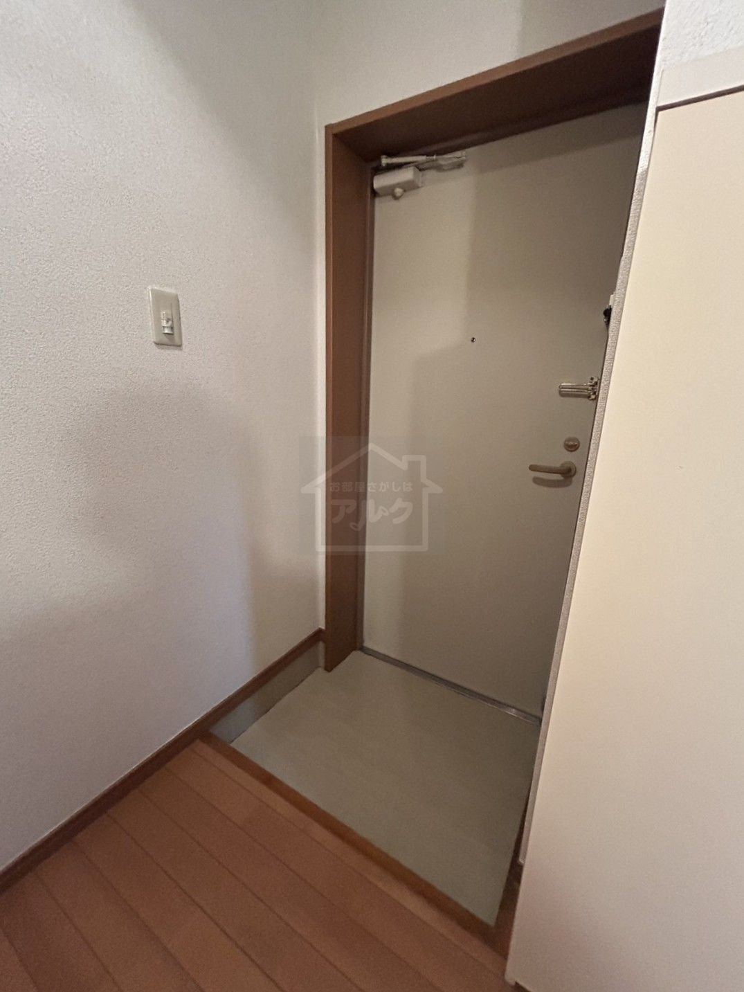 Y・KマンションⅢの玄関