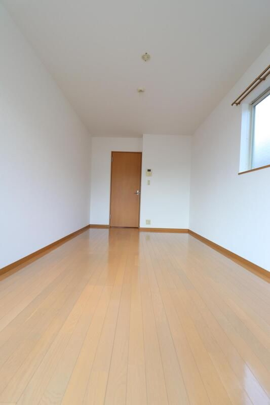 セレブマンション今宿 528の洋室