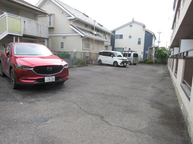 スプラウドあきの駐車場