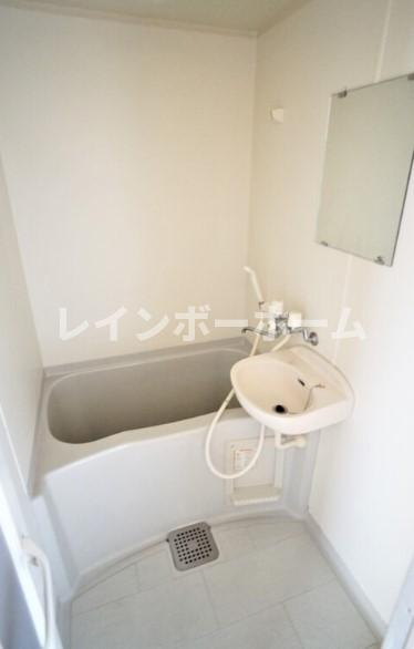 メゾン18の浴室