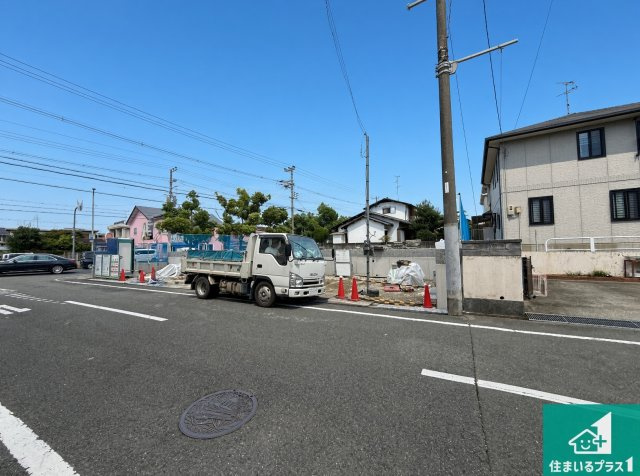◆富田林市高辺台　第1期　新築一戸建ての前面道路含む現地写真|周辺は落ち着いた街並みの住宅地！子育てがしやすい住環境です！まだ未完成ですが、現地でしかわからない事もございます。是非一度ご覧ください。